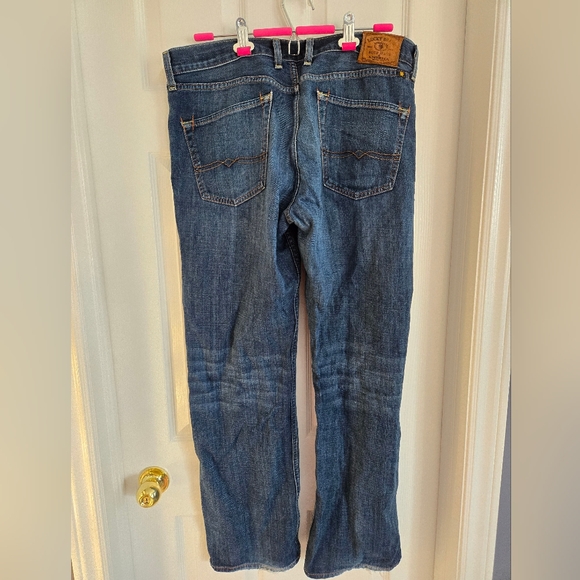 (34x32) Lucky Brand Distressed Jeans - Picture 2 of 11